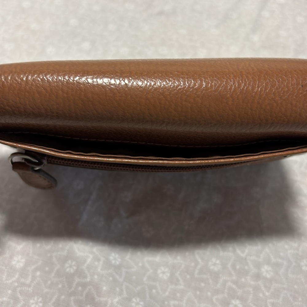 Liz Claiborne Trifold Wallet - Picture 4 of 13